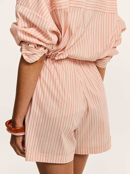 Шорты Capri Stories