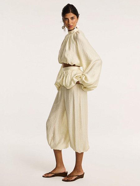 Блуза свободного кроя из фактурной ткани