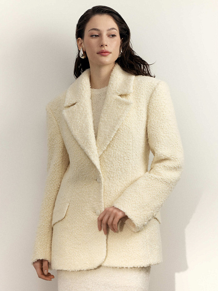 Укороченное пальто из фактурной шерсти