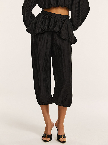 Шаровары с баской из фактурной ткани